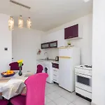 Edita - Town Centre Apartment